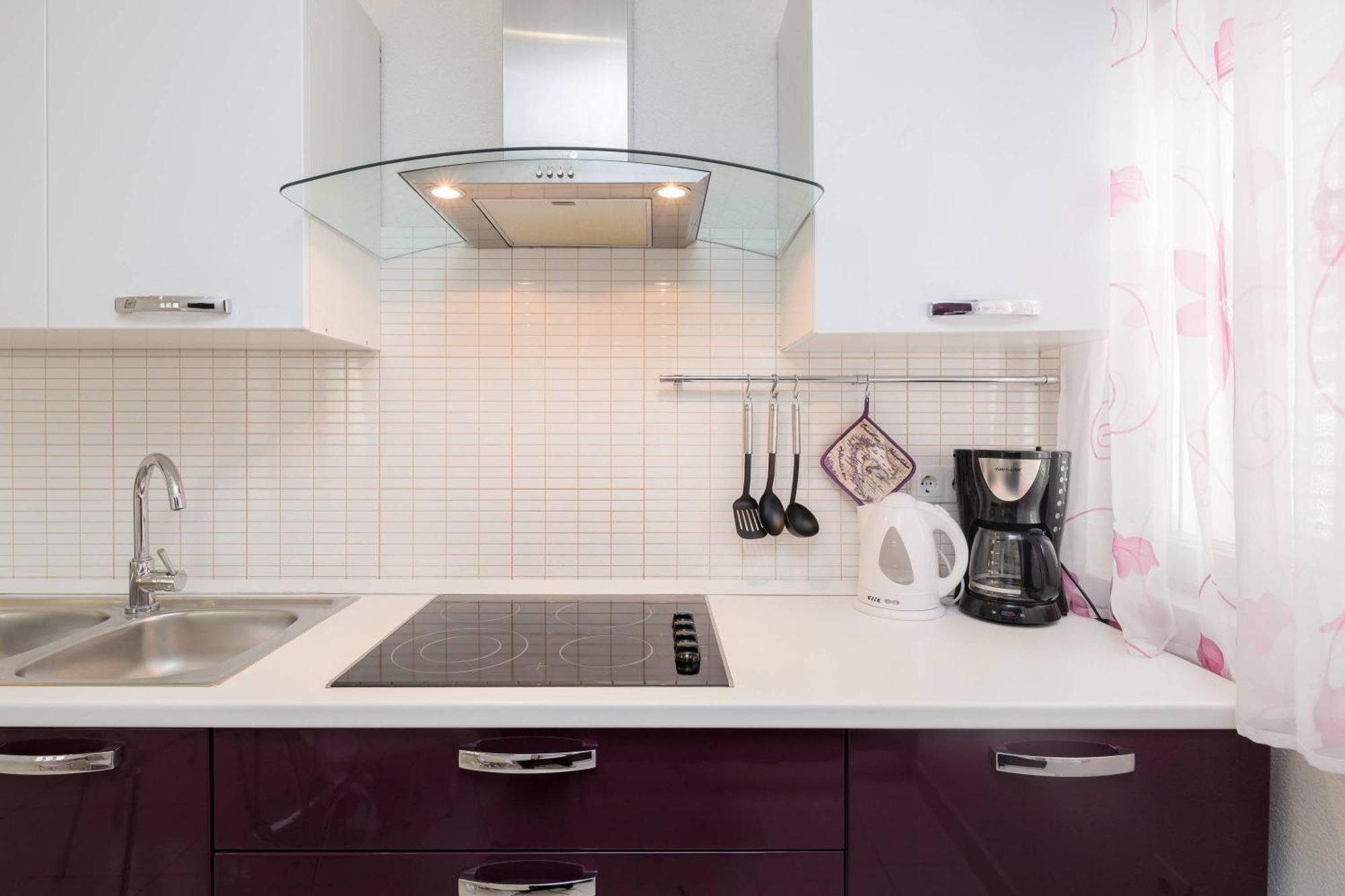 Gem Of The Sea Luxury Beach Apartment With Brand New Heating Infinity Pool Trogir Eksteriør bilde