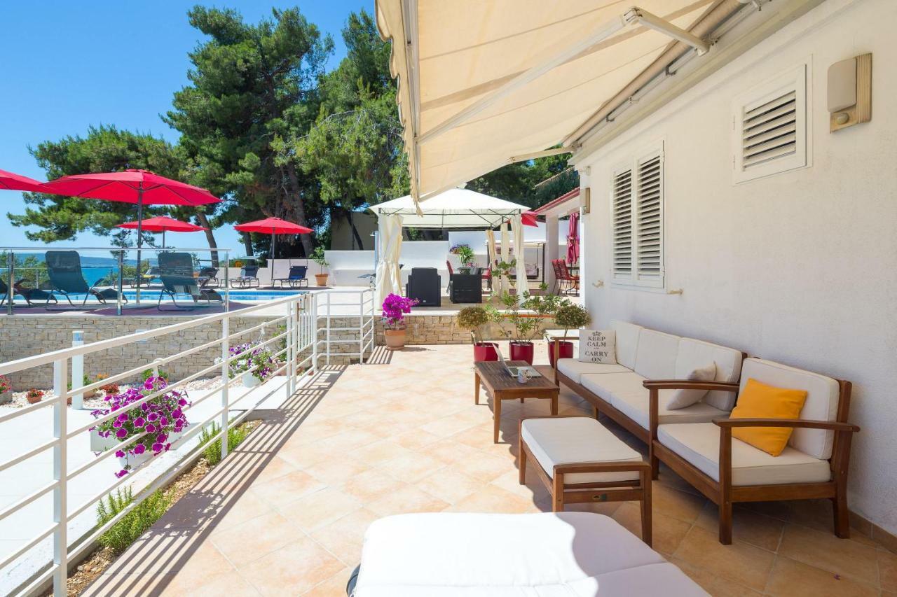 Gem Of The Sea Luxury Beach Apartment With Brand New Heating Infinity Pool Trogir Eksteriør bilde
